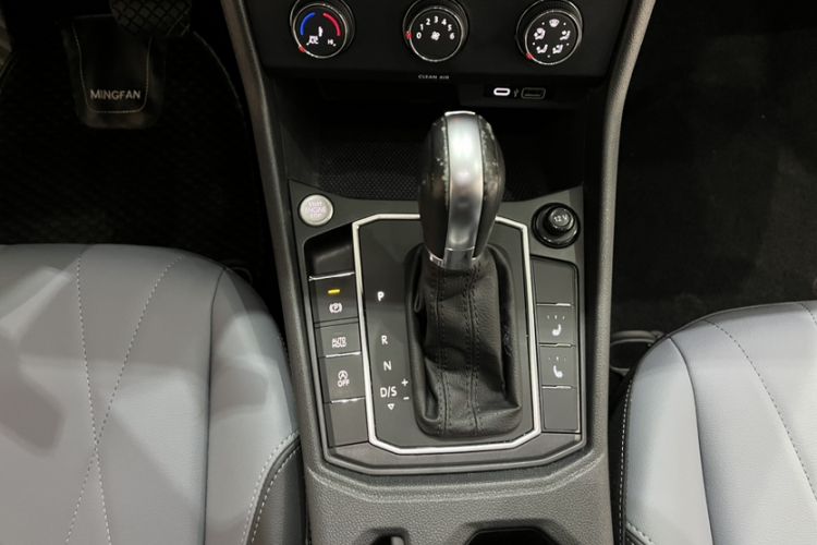 Used Volkswagen Lavida 2023 Revised Version 1.5L Automatic 5 Millionth Edition Gear Lever