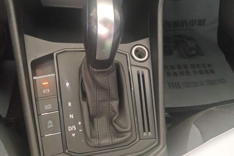 Used Volkswagen Lavida 2023 1.5L Automatic De Yi Edition Gear Lever