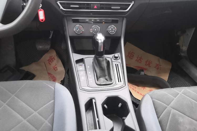 Used Volkswagen Lavida 2023 Revised 1.5L Automatic DeYi Edition Gear Lever