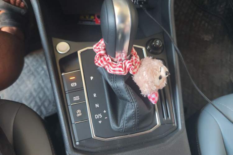 Used Volkswagen Lavida 2023 Revised Version 1.5L Automatic – Full-Option Edition Gear Lever