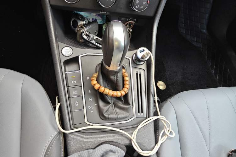 Used Volkswagen Lavida 2023 Revised Version 1.5L Automatic Starry Sky Edition – 5 Million Units Gear Lever