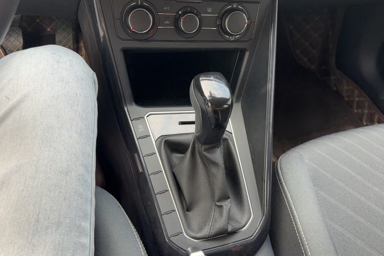 Used Volkswagen Lavida 2023 New Sharp 1.5L Automatic Excellent New Edition Gear Lever