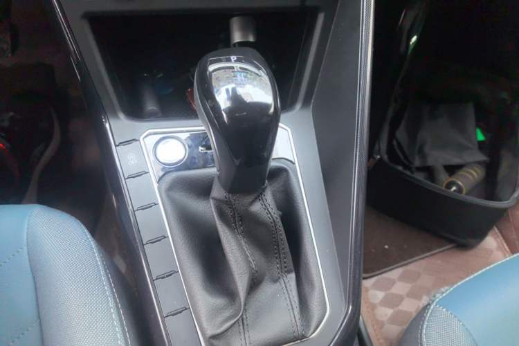Used Volkswagen Lavida 2023 New Sharp 1.5L Automatic Outstanding New Vision Edition Gear Lever