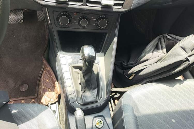 Used Volkswagen Lavida 2023 New Rui 1.5L Automatic New Yi Edition Gear Lever