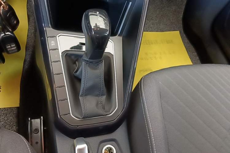 Used Volkswagen Lavida 2023 New Rui 1.5L Automatic New Yi Edition Gear Lever