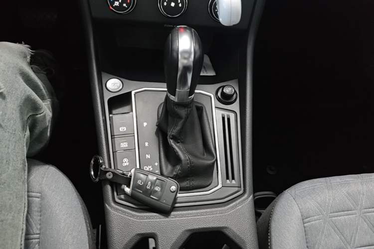 Used Volkswagen Lavida 2023 280TSI DSG Full-Comfort Edition Gear Lever