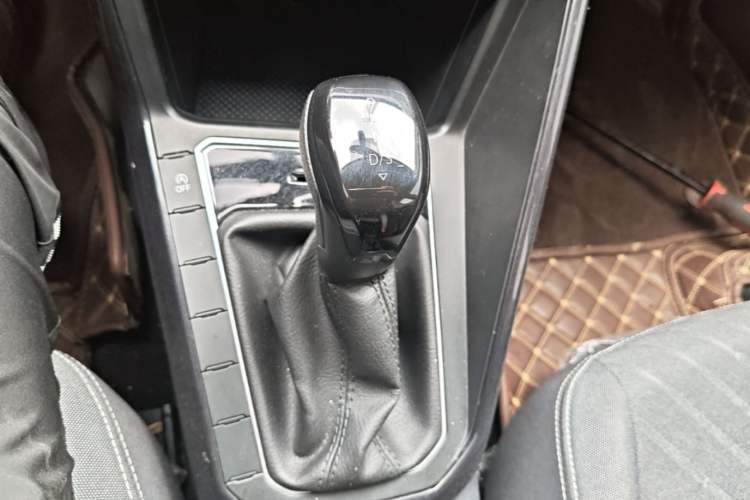 Used Volkswagen Lavida 2023 New Rui 1.5L Automatic New Yi Edition Gear Lever