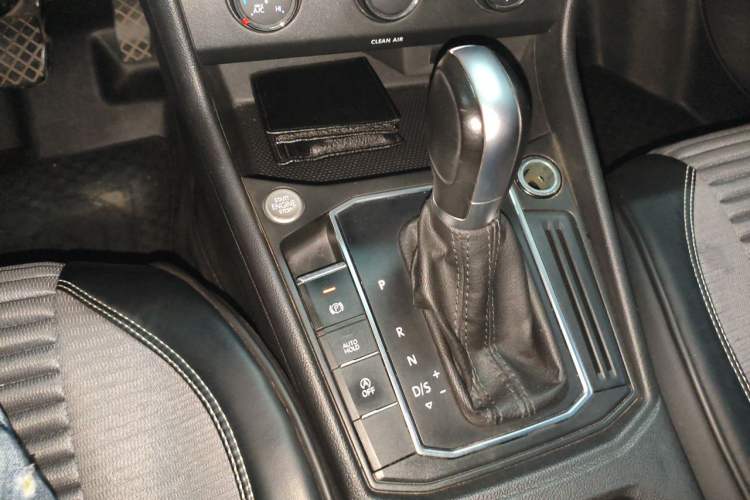 Used Volkswagen Lavida 2023 1.5L Automatic 5 Million Edition Gear Lever
