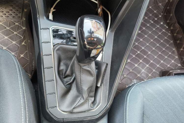 Used Volkswagen Lavida 2023 New Rui 1.5L Automatic New Yi Edition Gear Lever