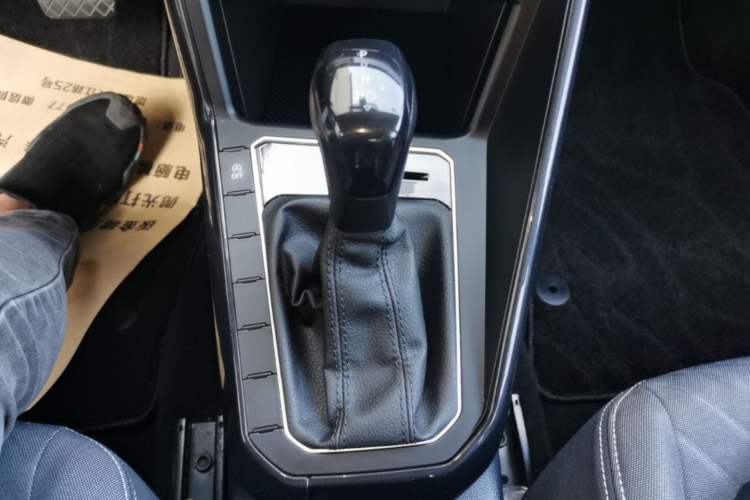 Used Volkswagen Lavida 2023 New Sharp 1.5L Automatic Excellent New Edition Gear Lever
