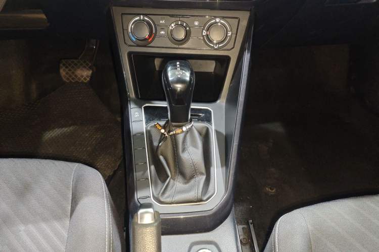 Used Volkswagen Lavida 2023 New Rui 1.5L Automatic New Yi Edition Gear Lever