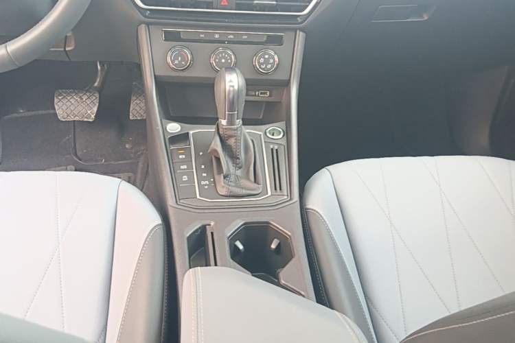 Used Volkswagen Lavida 2023 Revised Version 1.5L Automatic 5 Millionth Edition Gear Lever