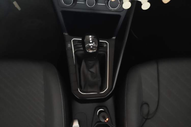 Used Volkswagen Lavida 2023 New Sharp 1.5L Automatic Excellent New Edition Gear Lever