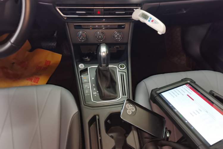Used Volkswagen Lavida 2023 Revised Version 1.5L Automatic Starry Sky Edition – 5 Million Units Gear Lever