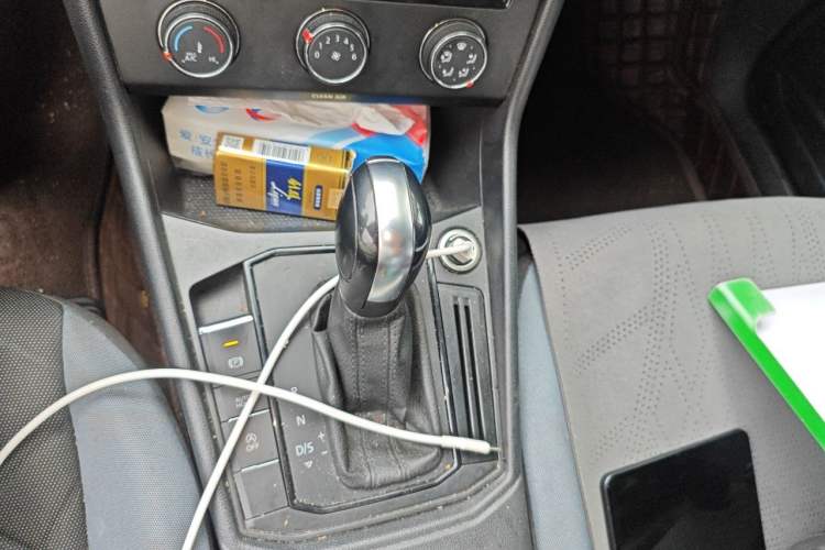 Used Volkswagen Lavida 2023 1.5L Automatic De Yi Edition Gear Lever