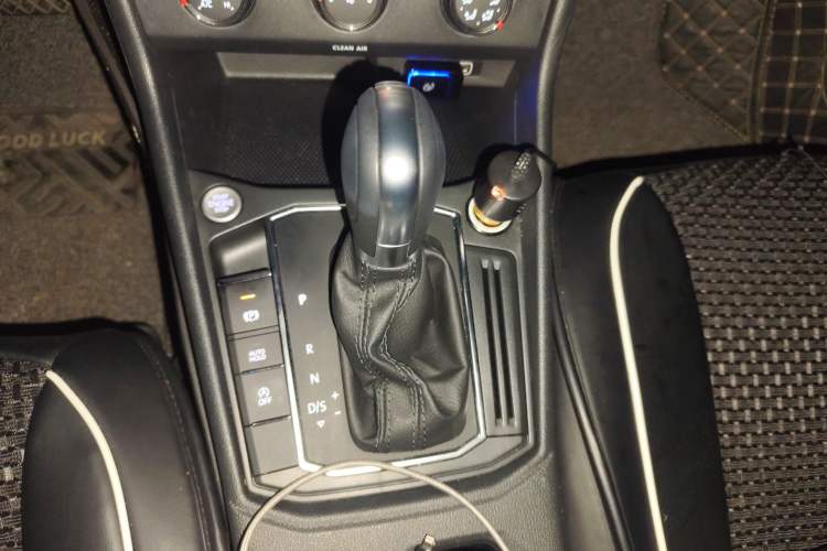 Used Volkswagen Lavida 2023 1.5L Automatic 5 Million Edition Gear Lever