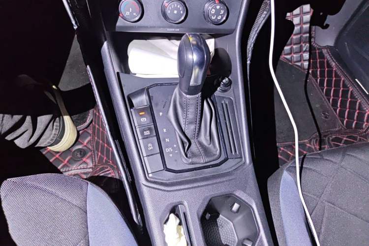 Used Volkswagen Lavida 2023 1.5L Automatic De Yi Edition Gear Lever