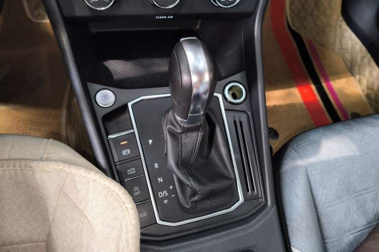 Used Volkswagen Lavida 2023 280TSI DSG Full-Comfort Edition Gear Lever