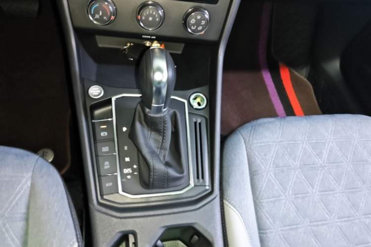Used Volkswagen Lavida 2023 300TSI DSG Full-Comfort Edition Gear Lever