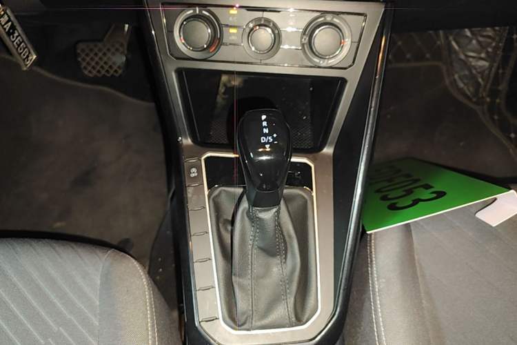 Used Volkswagen Lavida 2023 New Rui 1.5L Automatic New Yi Edition Gear Lever
