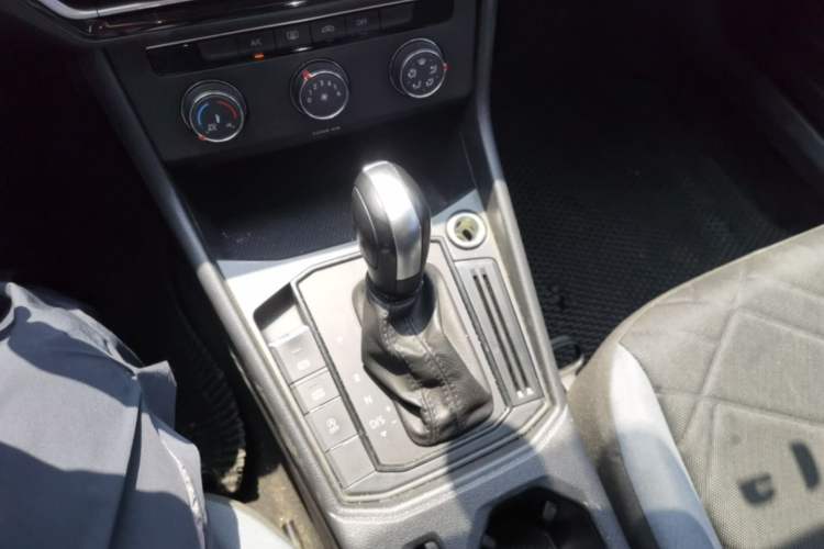 Used Volkswagen Lavida 2023 Revised 1.5L Automatic DeYi Edition Gear Lever