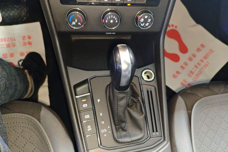 Used Volkswagen Lavida 2023 Revised 1.5L Automatic DeYi Edition Gear Lever