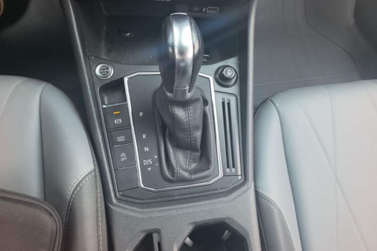 Used Volkswagen Lavida 2023 1.5L Automatic 5 Million Edition Gear Lever