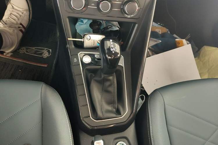Used Volkswagen Lavida 2023 New Sharp 1.5L Automatic New Wish Edition Gear Lever