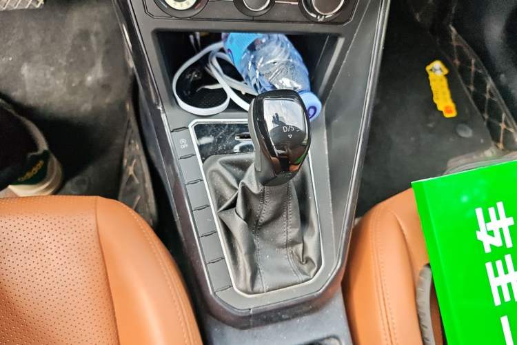 Used Volkswagen Lavida 2023 New Sharp 1.5L Automatic Excellent New Edition Gear Lever