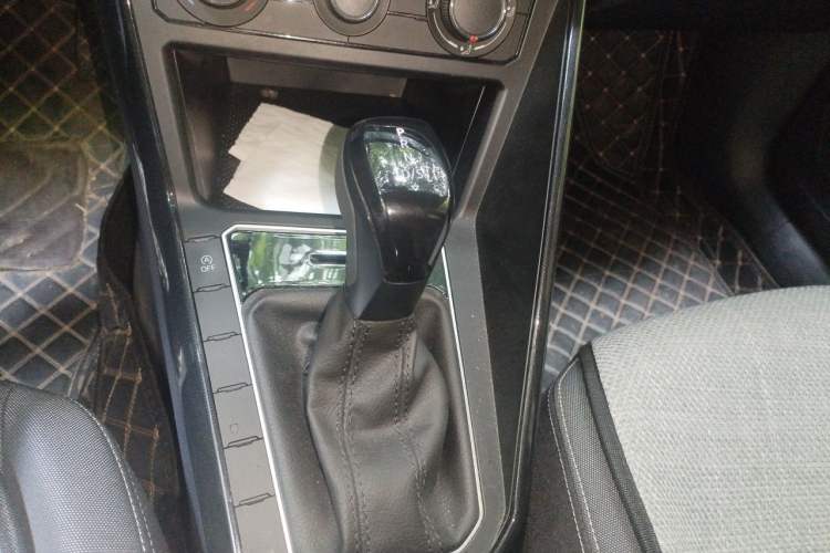 Used Volkswagen Lavida 2023 New Rui 1.5L Automatic New Yi Edition Gear Lever