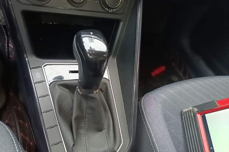 Used Volkswagen Lavida 2023 New Sharp 1.5L Automatic Excellent New Edition Gear Lever