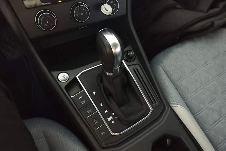 Used Volkswagen Lavida 2023 280TSI DSG Full-Comfort Edition Gear Lever