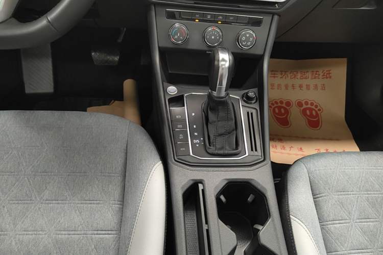 Used Volkswagen Lavida 2023 300TSI DSG Full-Comfort Edition Gear Lever