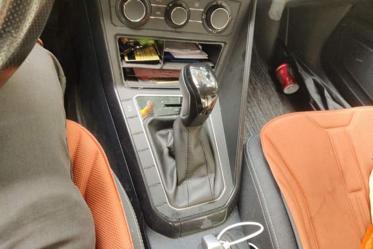 Used Volkswagen Lavida 2023 New Rui 1.5L Automatic New Yi Edition Gear Lever