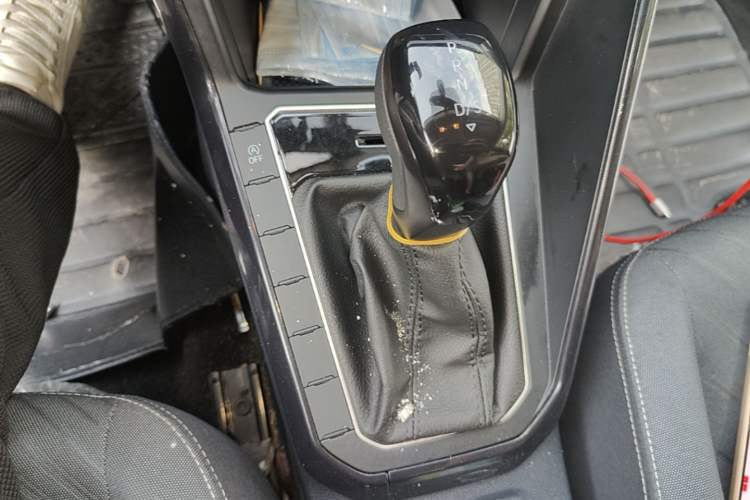 Used Volkswagen Lavida 2023 New Sharp 1.5L Automatic Excellent New Edition Gear Lever