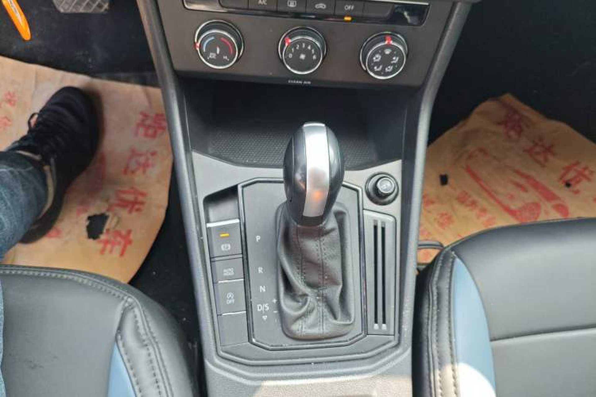 Used Volkswagen Lavida 2023 Revised 1.5L Automatic DeYi Edition Gear Lever