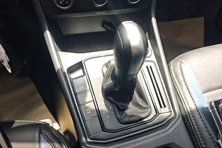 Used Volkswagen Lavida 2023 Revised 1.5L Automatic DeYi Edition Gear Lever