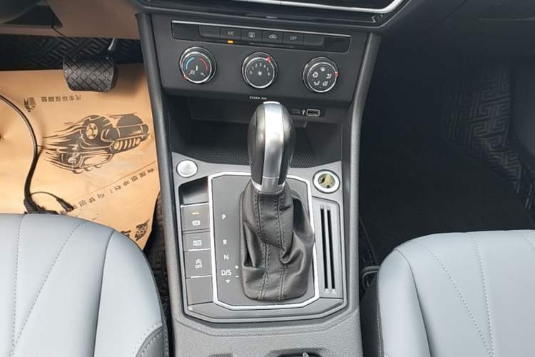 Used Volkswagen Lavida 2023 1.5L Automatic Starry Sky 5 Million Edition Gear Lever
