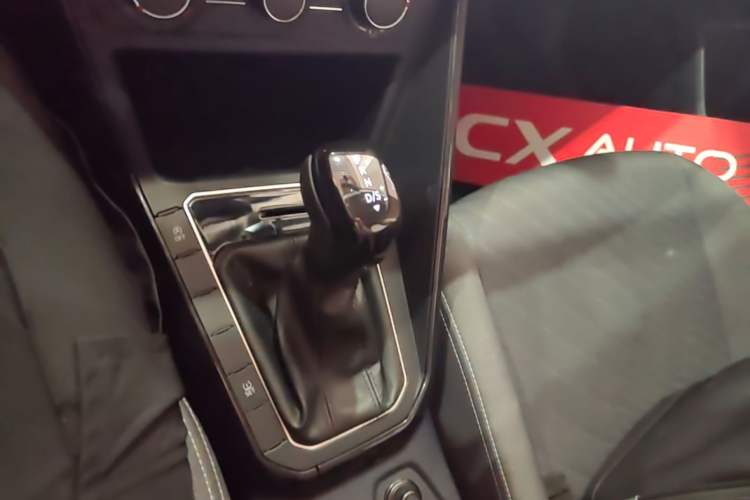Used Volkswagen Lavida 2023 New Sharp 1.5L Automatic Excellent New Edition Gear Lever