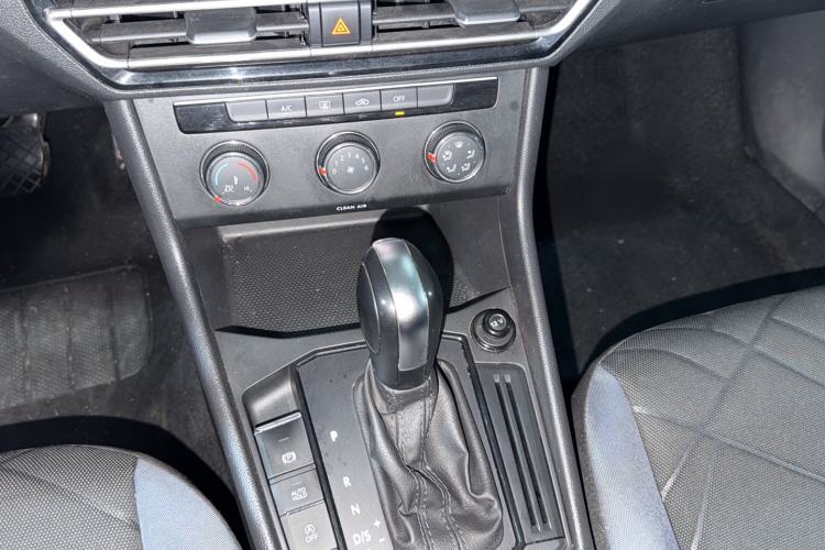 Used Volkswagen Lavida 2023 Revised 1.5L Automatic DeYi Edition Gear Lever