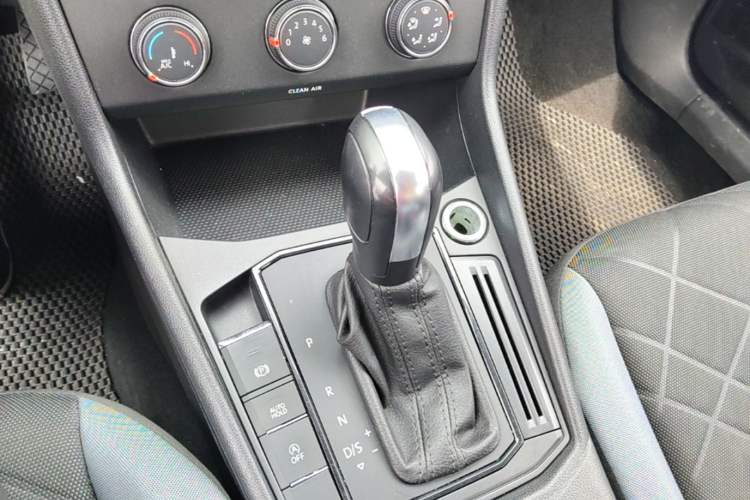 Used Volkswagen Lavida 2023 1.5L Automatic De Yi Edition Gear Lever