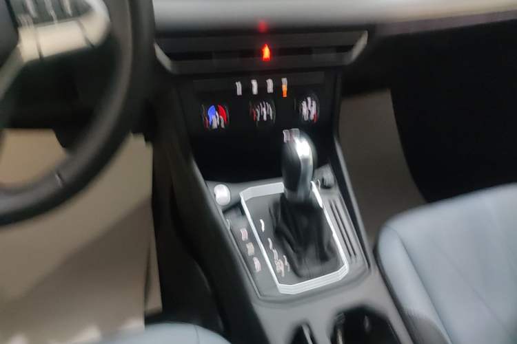 Used Volkswagen Lavida 2023 1.5L Automatic 5 Million Edition Gear Lever