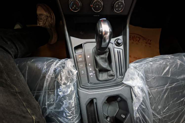 Used Volkswagen Lavida 2023 Revised 1.5L Automatic DeYi Edition Gear Lever