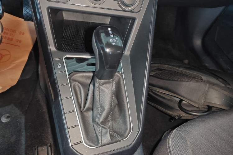 Used Volkswagen Lavida 2023 New Rui 1.5L Automatic New Yi Edition Gear Lever