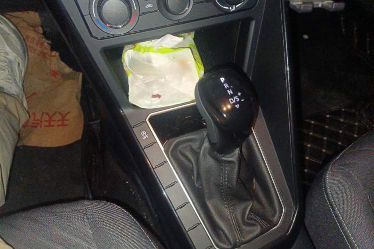 Used Volkswagen Lavida 2023 New Rui 1.5L Automatic New Yi Edition Gear Lever