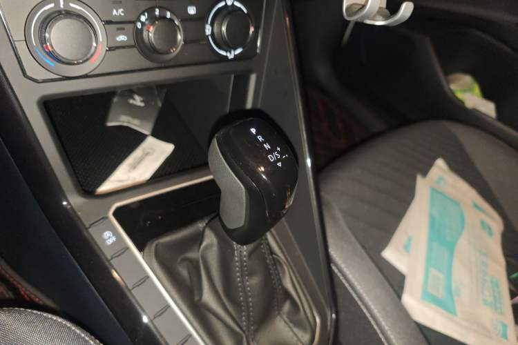 Used Volkswagen Lavida 2023 New Sharp 1.5L Automatic Excellent New Edition Gear Lever