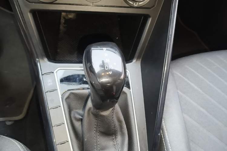 Used Volkswagen Lavida 2023 New Rui 1.5L Automatic New Yi Edition Gear Lever