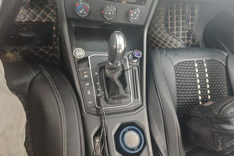 Used Volkswagen Lavida 2023 300TSI DSG Full-Comfort Edition Gear Lever