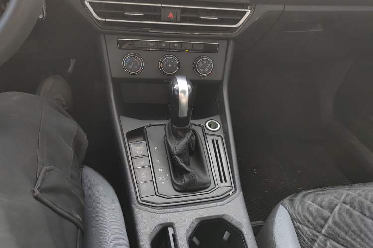 Used Volkswagen Lavida 2023 Revised 1.5L Automatic DeYi Edition Gear Lever