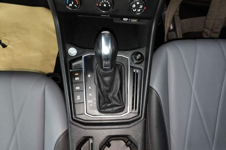 Used Volkswagen Lavida 2023 1.5L Automatic Full-Comfort Edition Gear Lever